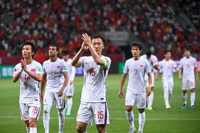 开云直播平台-【媒体聚焦】升级版武磊打开局面 国足7球平稳过关